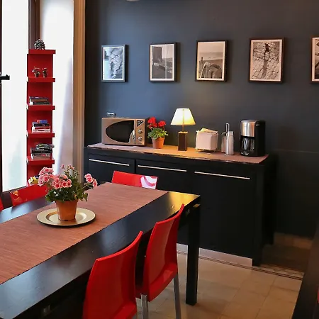 Alojamento de Acomodação e Pequeno-almoço Opera Centro Storico 4*