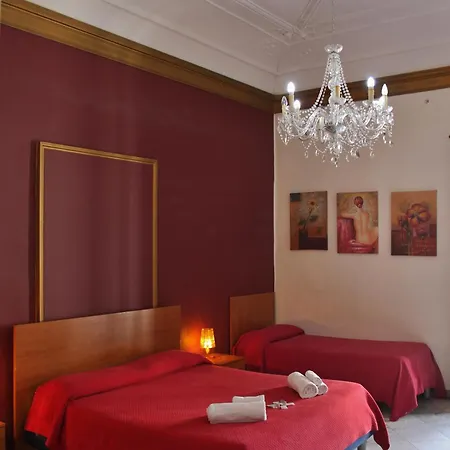 Alojamento de Acomodação e Pequeno-almoço Opera Centro Storico 4*